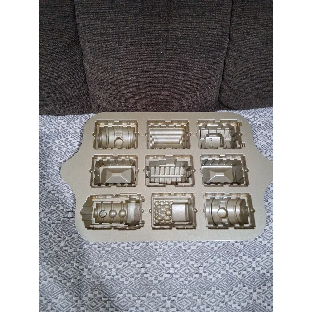 Nordic Ware Platinum Collection 9-Train Mini-Cake Pan Loaf Freight Cars Engine